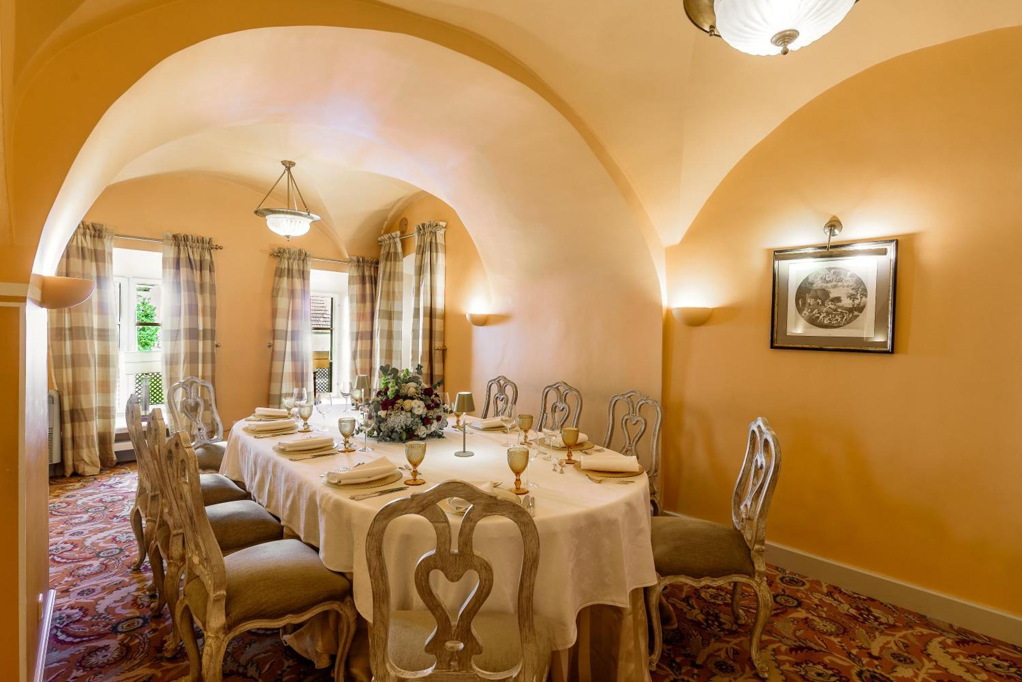 Narutis Hotel - Small Luxury Hotels Of The World VNO Kültér fotó The dining room