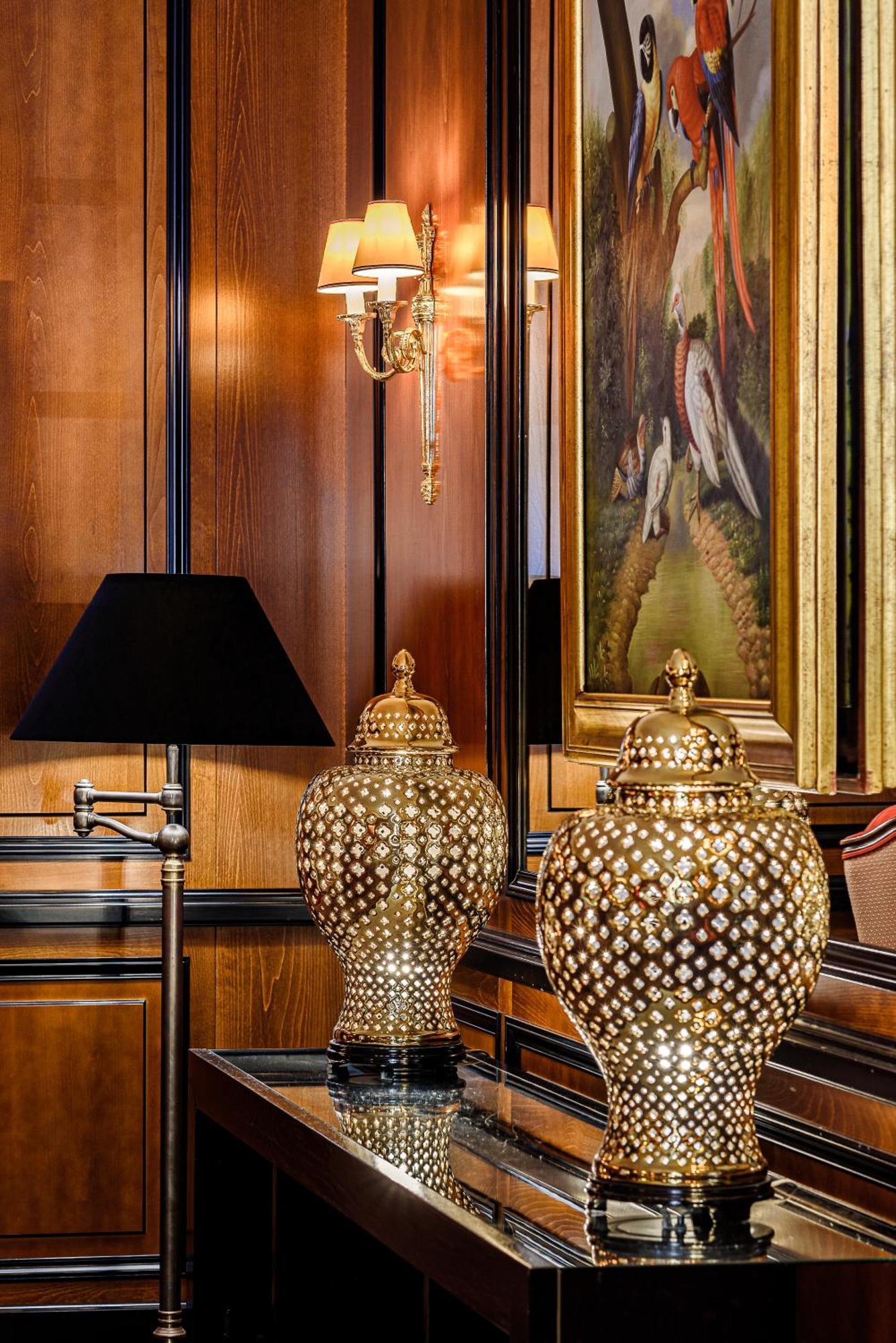 Narutis Hotel - Small Luxury Hotels Of The World VNO Kültér fotó A detail of the interior of the hotel